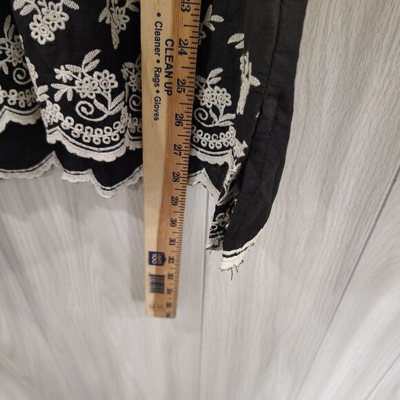 Est 1946 Black And White Floral Embroidered Blouse Side Split Small - Picture 7 of 8